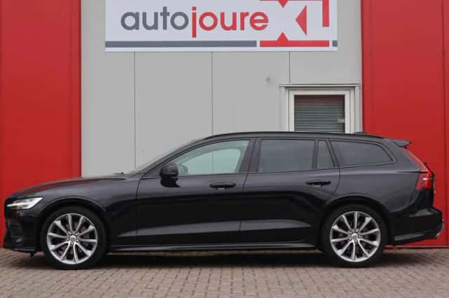 Volvo V60 (2019) thumbnail 2