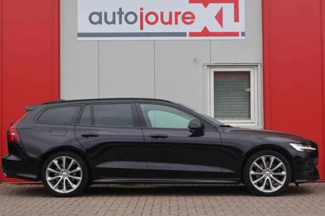 Volvo V60 (2019) thumbnail 3