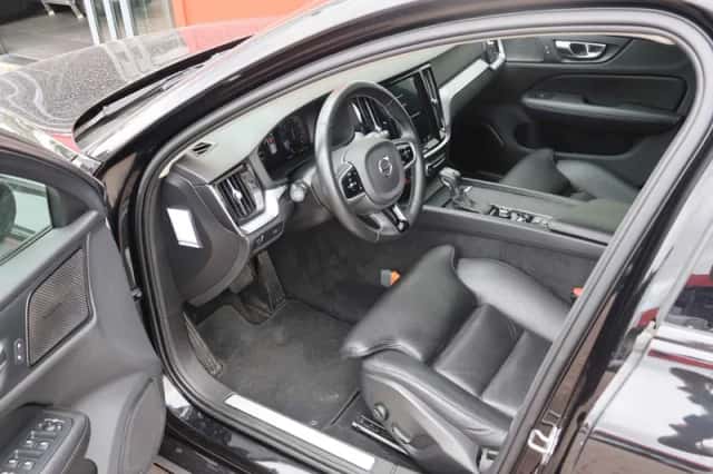 Volvo V60 (2019) thumbnail 6