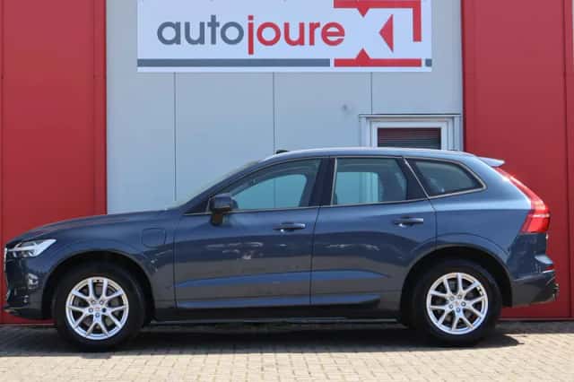 Volvo XC60 (2018) thumbnail 2