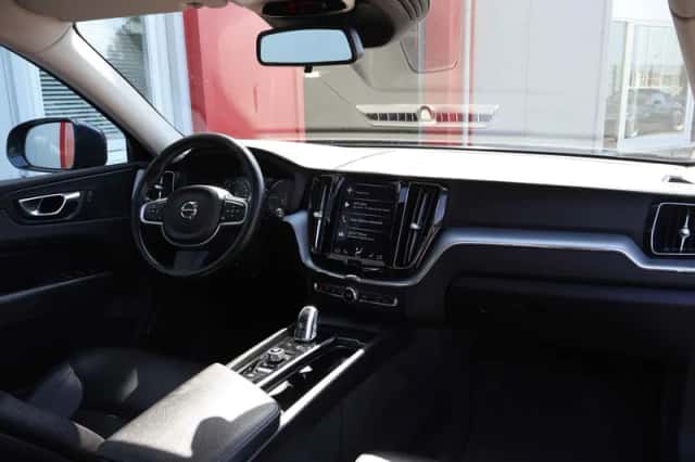 Volvo XC60 (2018) thumbnail 6