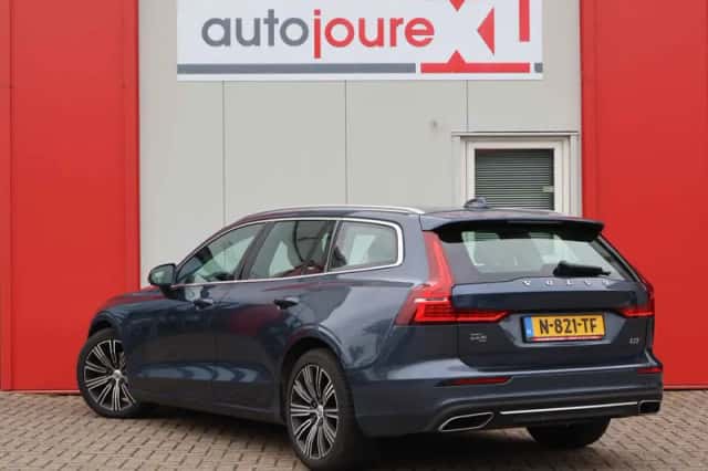 Volvo V60 (2021) thumbnail 4