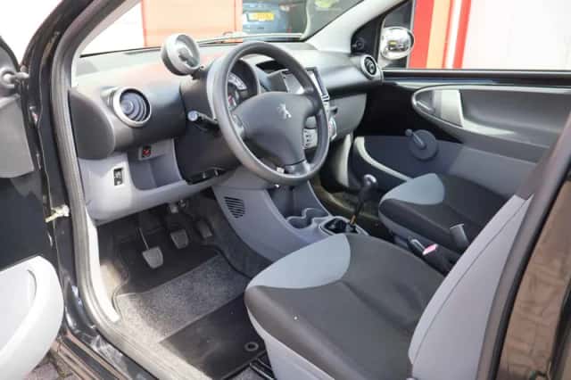 Peugeot 107 (2011) thumbnail 5