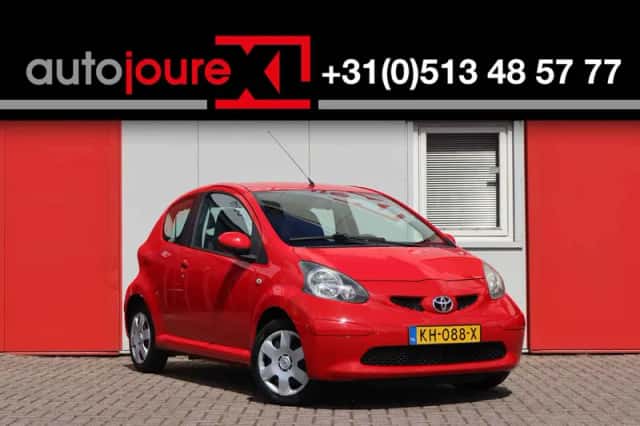Toyota Aygo (2008) thumbnail 1