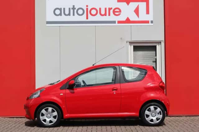 Toyota Aygo (2008) thumbnail 2