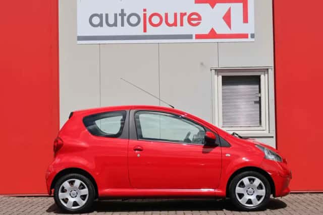 Toyota Aygo (2008) thumbnail 3