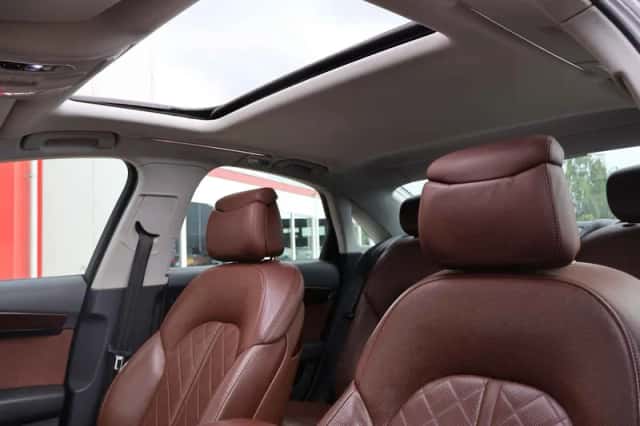 Audi A8 (2013) thumbnail 5