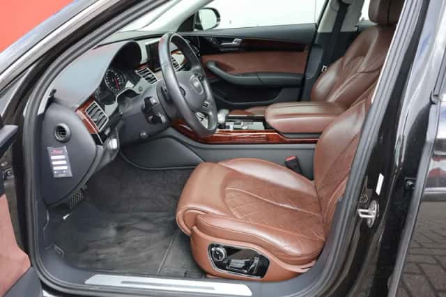Audi A8 (2013) thumbnail 6