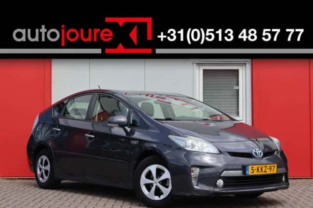 Toyota Prius (2013) thumbnail 1