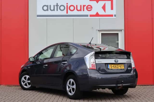 Toyota Prius (2013) thumbnail 4