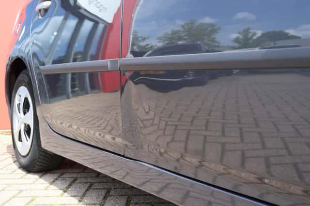 Toyota Prius (2013) thumbnail 5