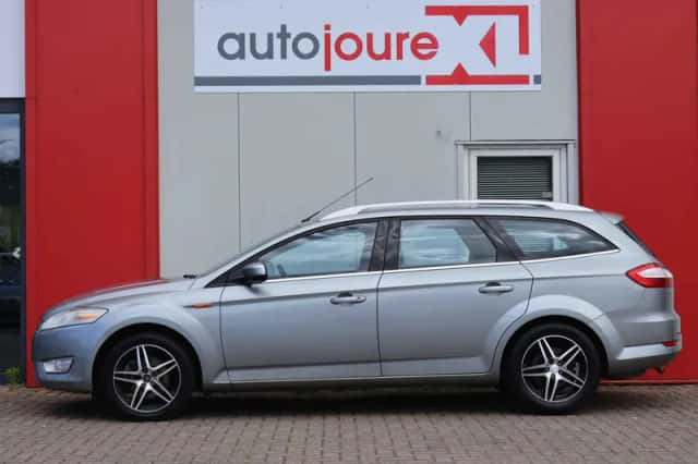 Ford Mondeo (2010) thumbnail 2