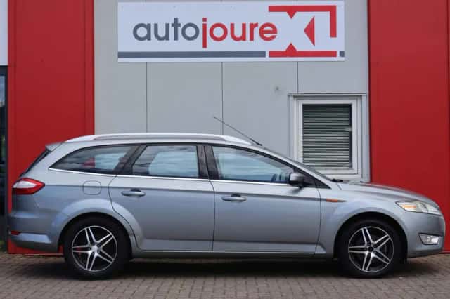 Ford Mondeo (2010) thumbnail 3
