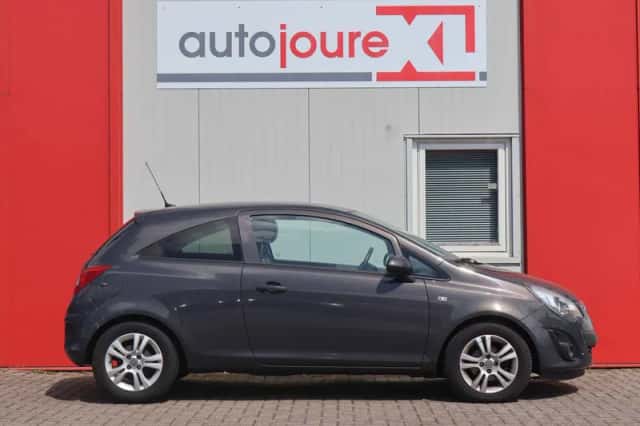 Opel Corsa (2014) thumbnail 3