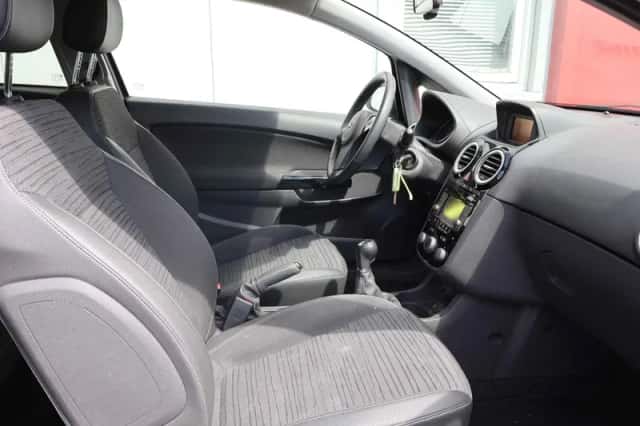 Opel Corsa (2014) thumbnail 6