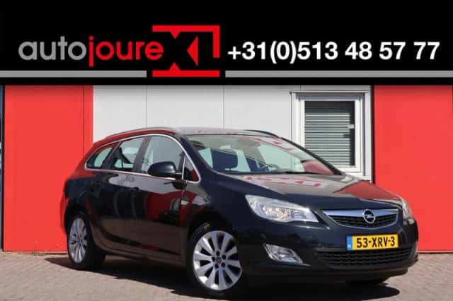 Opel Astra (2012) thumbnail 1