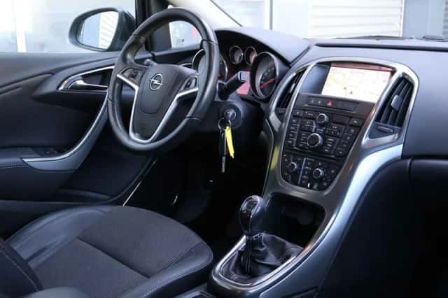 Opel Astra (2012) thumbnail 6