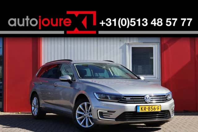 Volkswagen Passat (2016) thumbnail 1