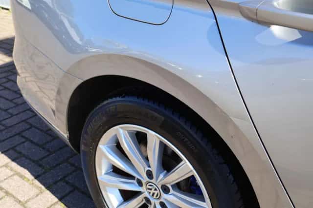 Volkswagen Passat (2016) thumbnail 5
