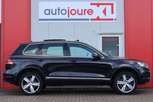 Volkswagen Touareg (2010) thumbnail 4