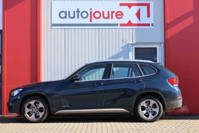 BMW X1 (2015) thumbnail 2
