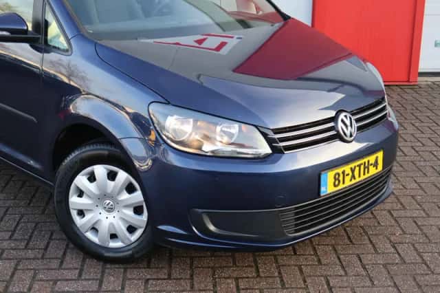 Volkswagen Touran (2012) thumbnail 5
