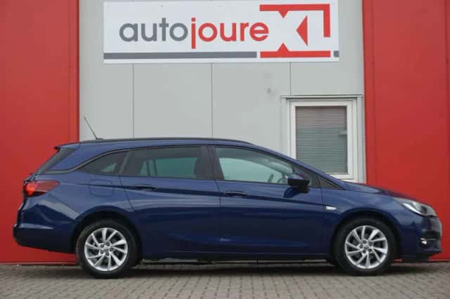 Opel Astra (2020) thumbnail 3