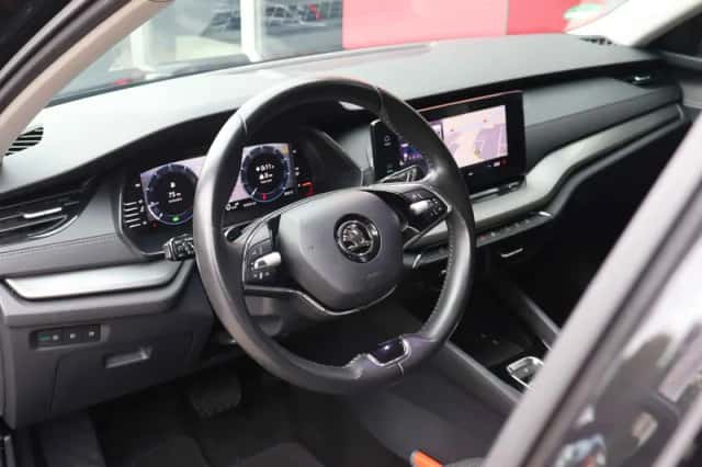 Škoda Octavia (2023) thumbnail 6