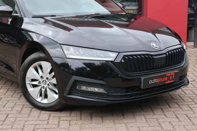 Škoda Octavia (2023) thumbnail 5