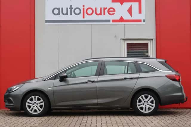 Opel Astra (2019) thumbnail 2