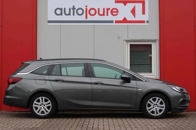 Opel Astra (2019) thumbnail 3