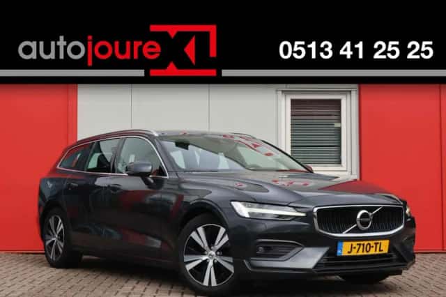 Volvo V60 (2018) thumbnail 1
