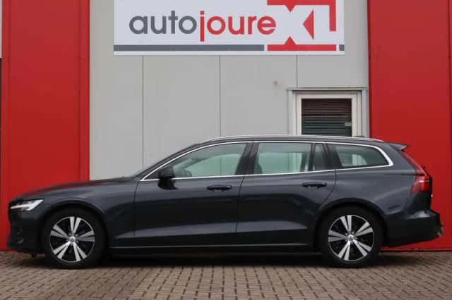 Volvo V60 (2018) thumbnail 2