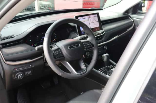 Jeep Compass (2023) thumbnail 6