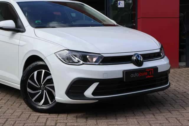 Volkswagen Polo (2023) thumbnail 5