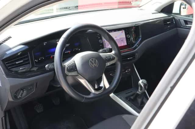 Volkswagen Polo (2023) thumbnail 6