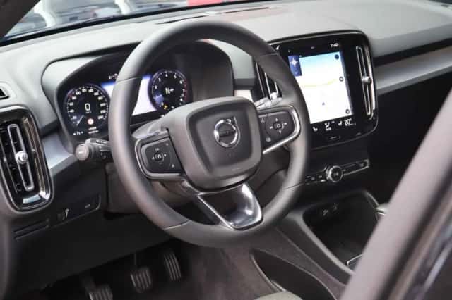Volvo XC40 (2023) thumbnail 6