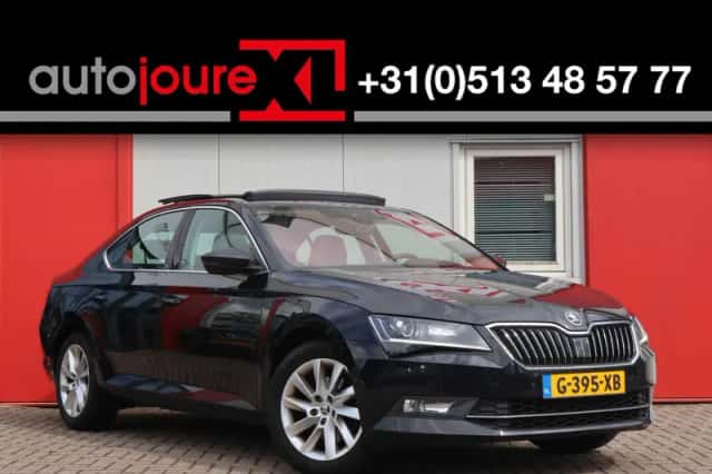 Škoda Superb (2019) thumbnail 1