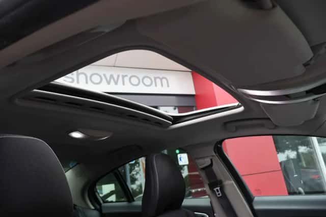 Volvo S60 (2010) thumbnail 6