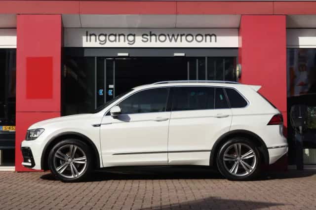Volkswagen Tiguan (2018) thumbnail 2