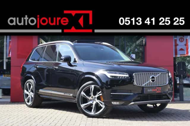 Volvo XC90 (2015) thumbnail 1