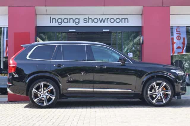 Volvo XC90 (2015) thumbnail 3