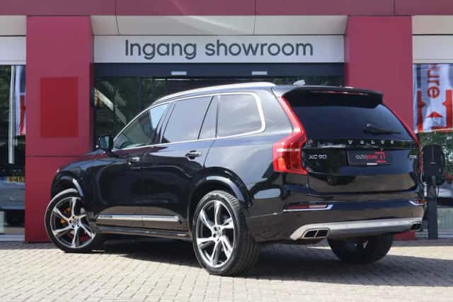 Volvo XC90 (2015) thumbnail 4