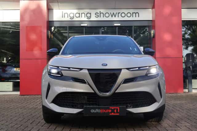 Alfa Romeo Junior (2025) thumbnail 3