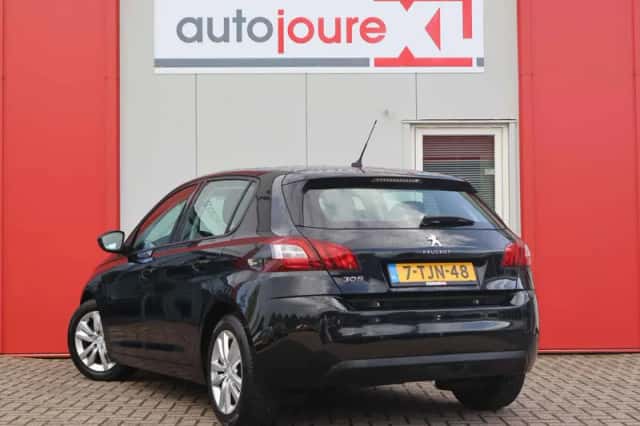 Peugeot 308 (2014) thumbnail 4