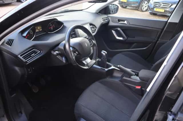 Peugeot 308 (2014) thumbnail 5