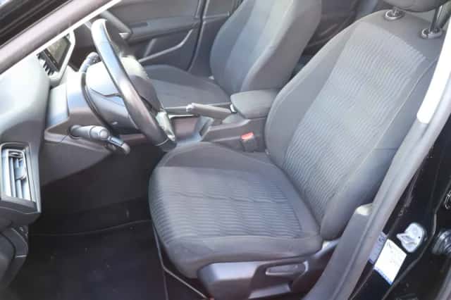 Peugeot 308 (2014) thumbnail 6