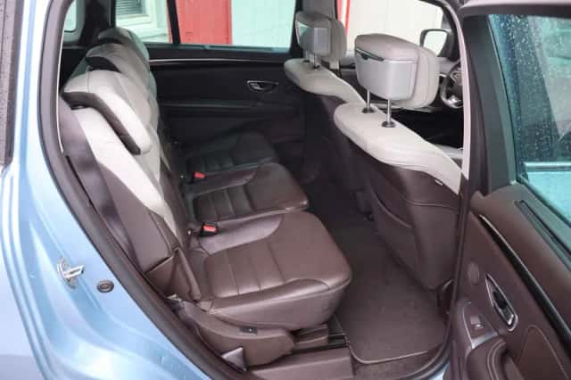 Renault Espace (2016) thumbnail 3