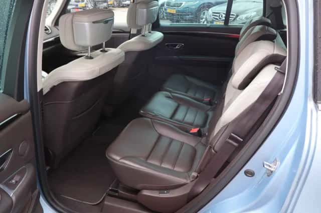 Renault Espace (2016) thumbnail 6