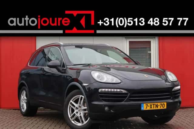 Porsche Cayenne (2011) thumbnail 1